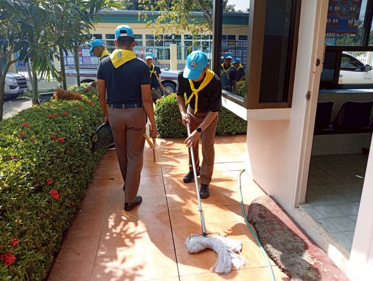 LINE_ALBUM_กิจกรรมจิตอาสา ตู้พระตำหนัก 11 พ.ย.68_251119_20