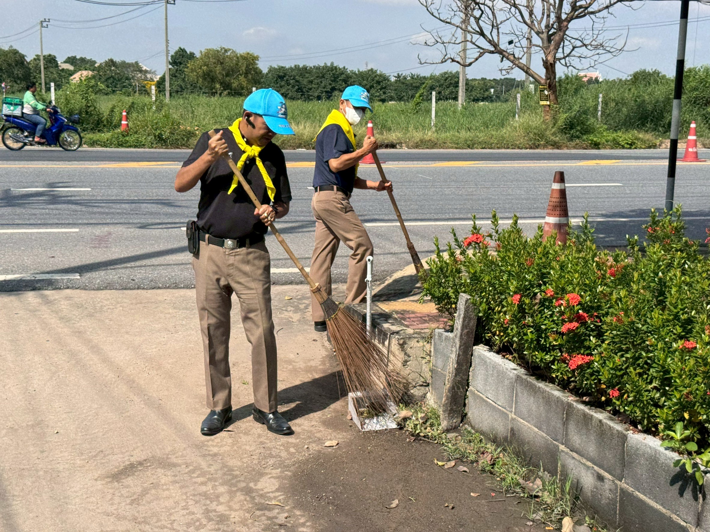 LINE_ALBUM_กิจกรรมจิตอาสา ตู้พระตำหนัก 11 พ.ย.68_251119_31