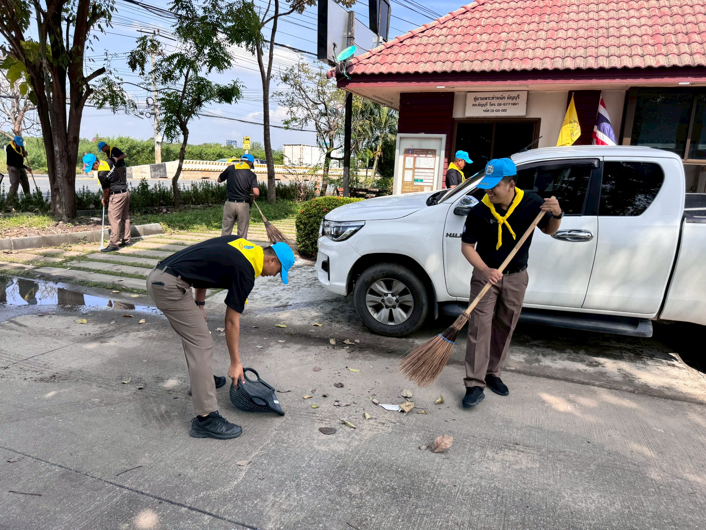 LINE_ALBUM_กิจกรรมจิตอาสา ตู้พระตำหนัก 11 พ.ย.68_251119_57