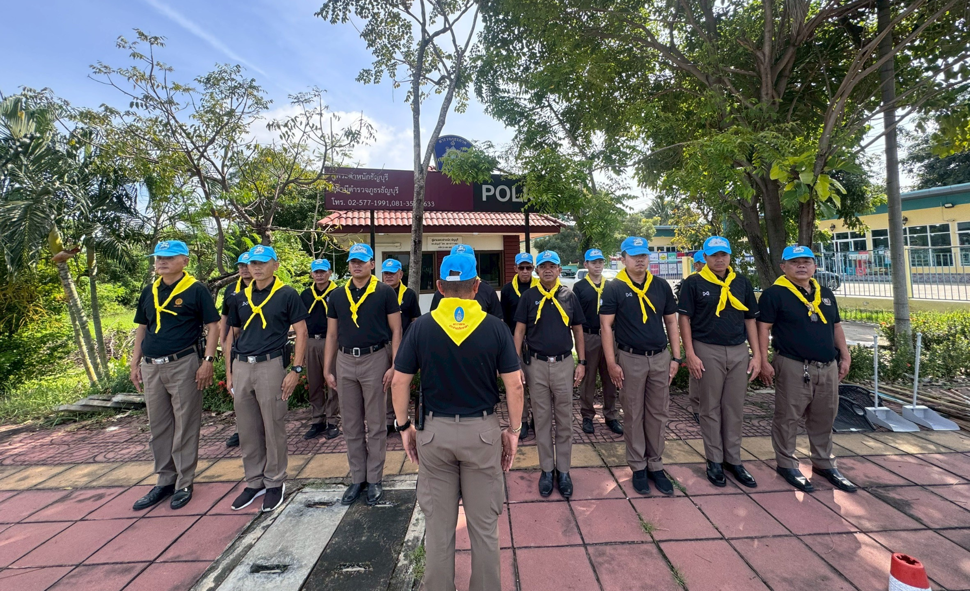 กิจกรรมจิตอาสา ทำความสะอาด พัฒนาปรับภูมิทัศน์ บริเวณ ตู้ยามพระตำหนักธัญบุรี
