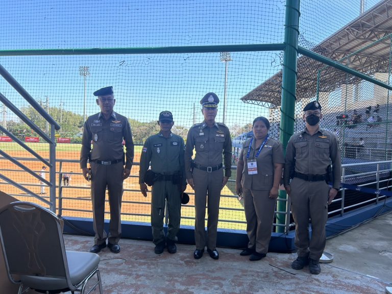 พล.ต.ต.พีรพล โชติกเสถียร ผบก.ภ.จว.ปทุมธานี ได้มาตรวจ ที่ทำการส่วนหน้าการจัดการแข่งขันกีฬาซีเกมส์ครั้งที่ 33