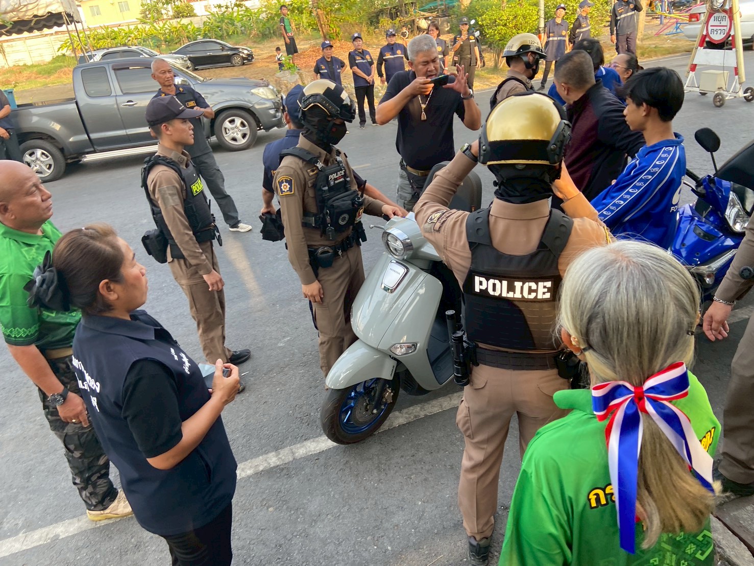 LINE_ALBUM_ชุมชน 11269_260316_2