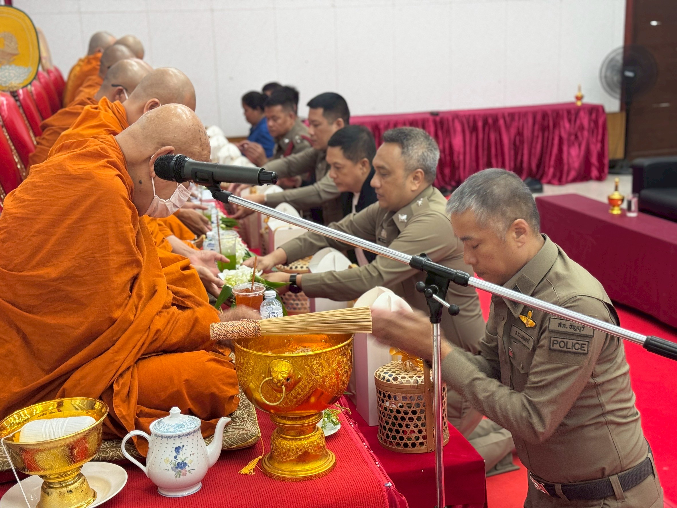 LINE_ALBUM_ทำบุญโรงพัก 3 เม.ย.69_260403_23