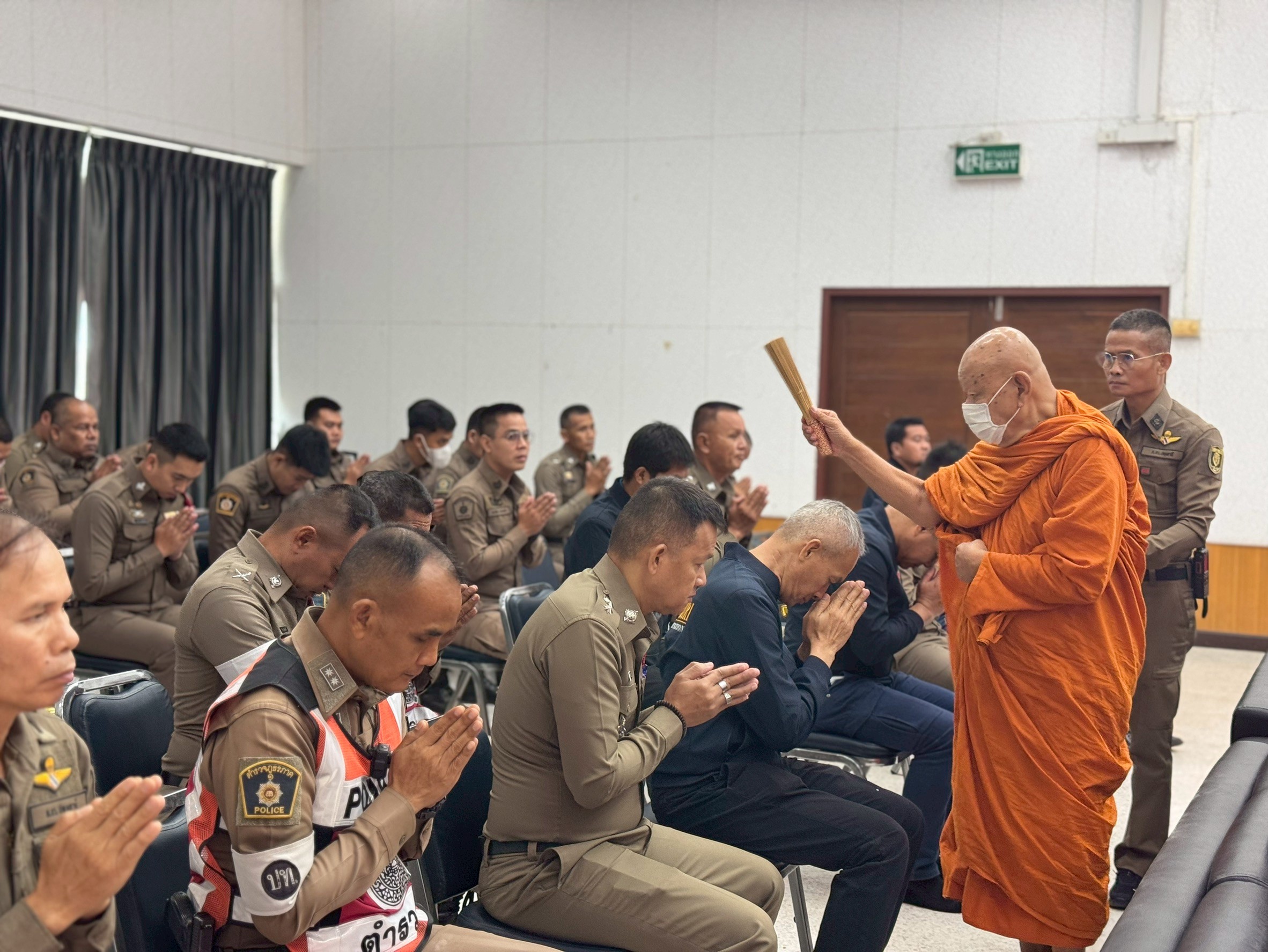 LINE_ALBUM_ทำบุญโรงพัก 3 เม.ย.69_260403_3