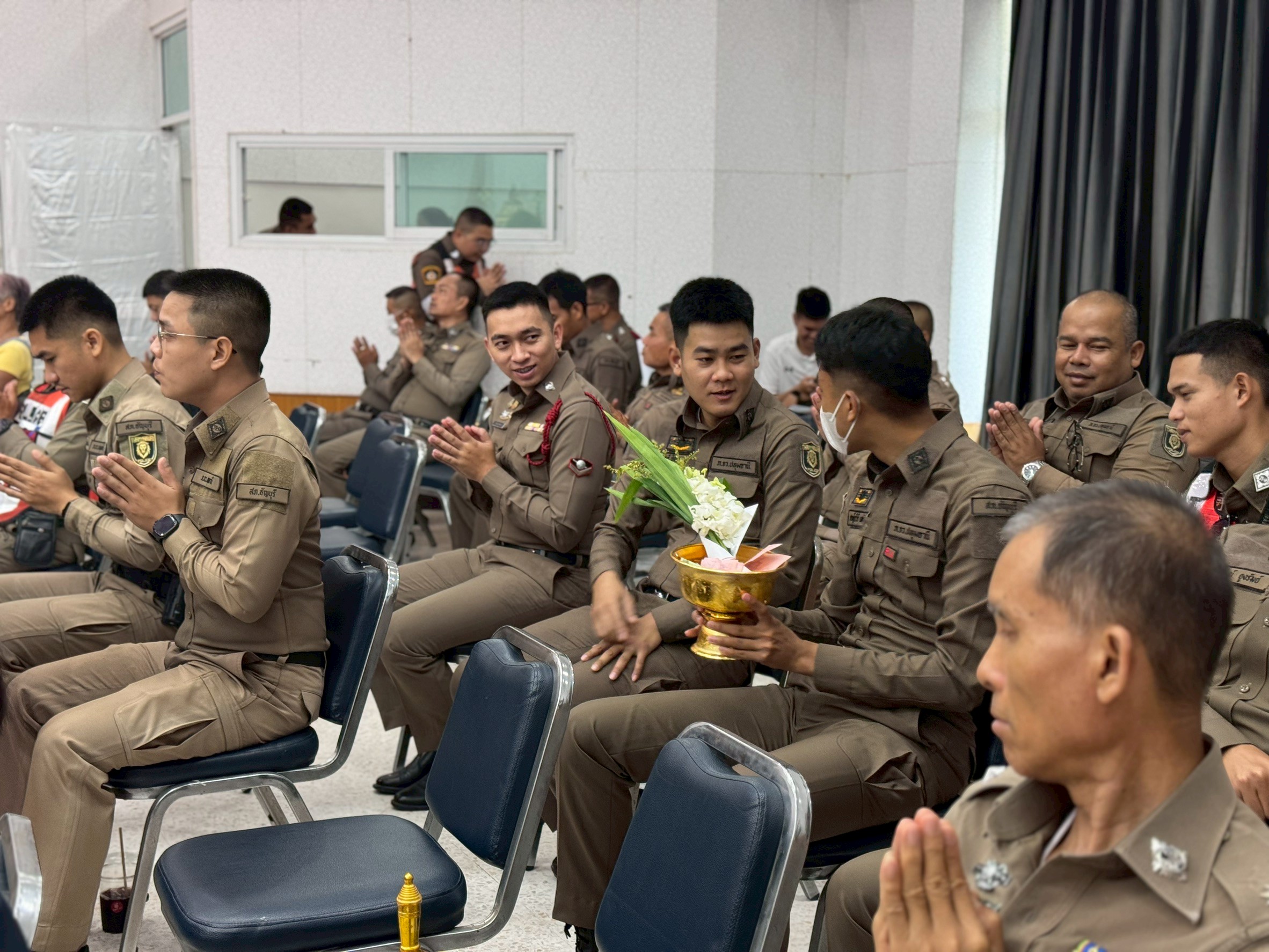 LINE_ALBUM_ทำบุญโรงพัก 3 เม.ย.69_260403_38