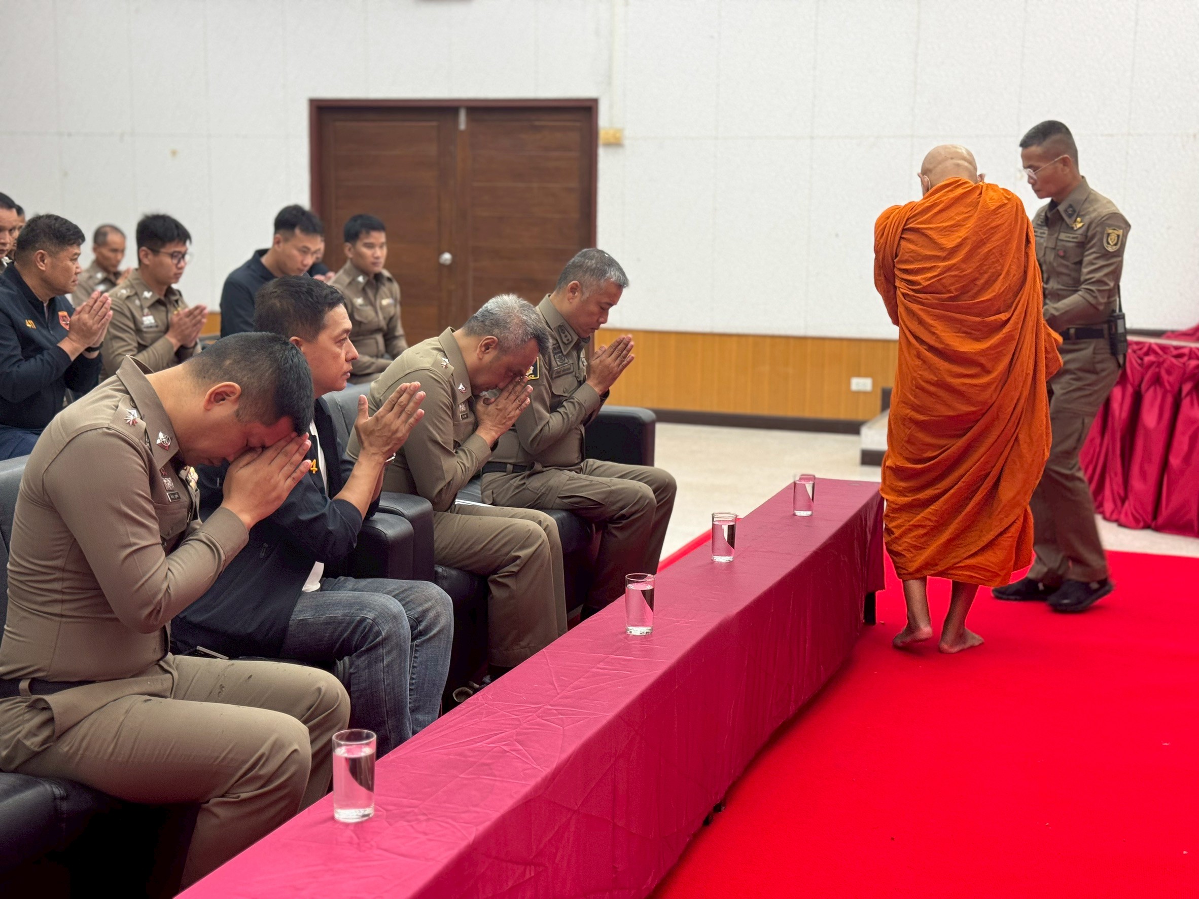 LINE_ALBUM_ทำบุญโรงพัก 3 เม.ย.69_260403_8