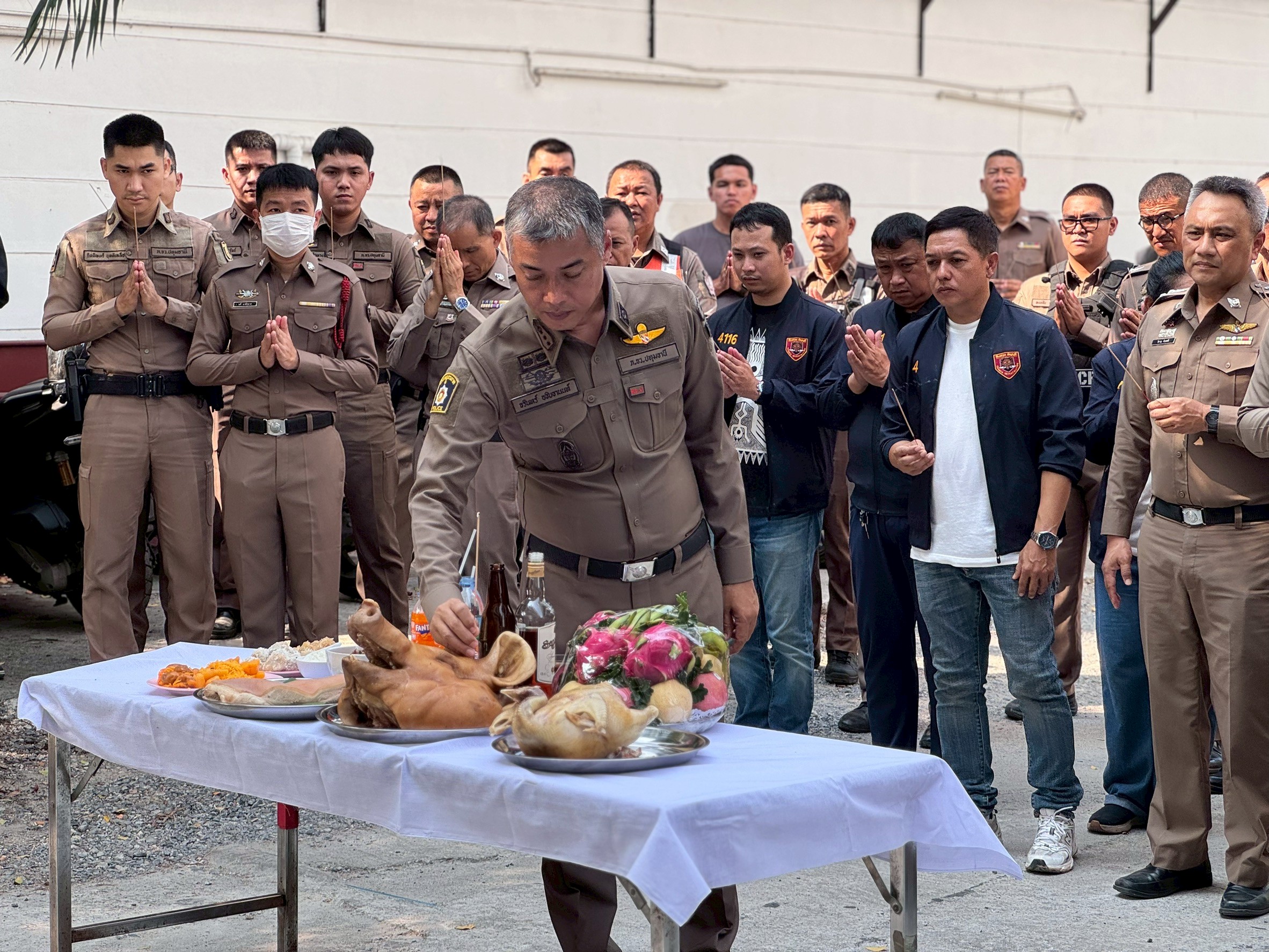 LINE_ALBUM_ทำบุญโรงพัก 3 เม.ย.69_260403_90