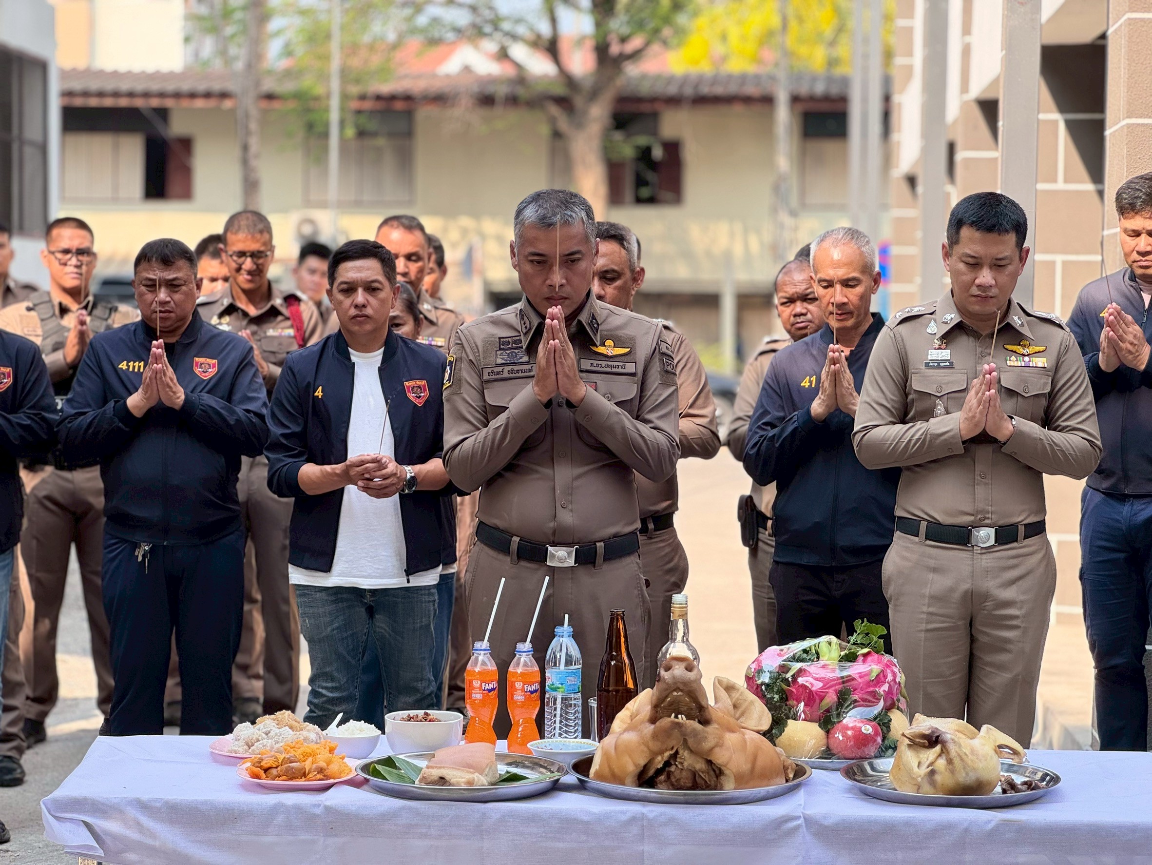 LINE_ALBUM_ทำบุญโรงพัก 3 เม.ย.69_260403_97